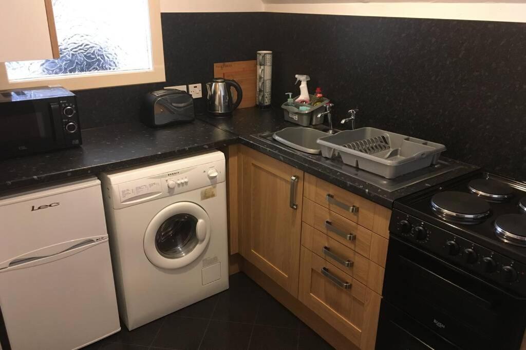 2 Bedroom Flat In Stornoway Town Centre Exterior foto